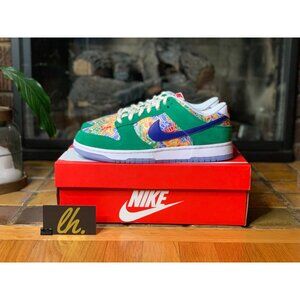 Size 9 Nike Dunk Low “Foam Finger” Athletic Sneakers DZ5184-300